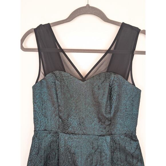 Anthro HD in Paris Dress Emerald Facet Metallic Bow Back Green Black Size 2P - Picture 4 of 13